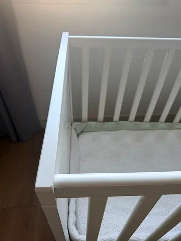 IKEA gulliver White Wooden Baby Crib in very Good Condition with matress 60x120