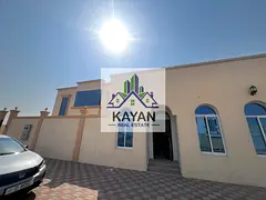 Villa for Sale in Al Salamah, 6 Master Bedrooms, 2 Majlis, 2 Halls, Large Kitchen, Direct Owner.