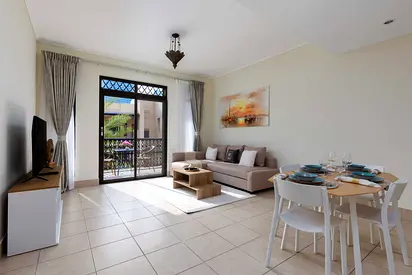 Maison Privee - Stylish & Spacious Apartment in Downtown Dubai