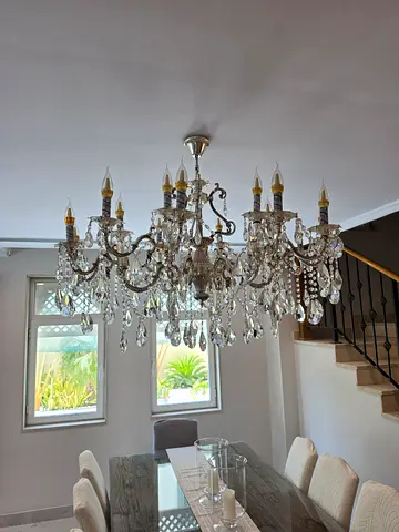 Crystal chandelier for 100 aed