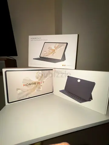 Honor Pad 9 12.1 Inch Space Gray 8GB Ram 256GB with keyboard case - lightly used