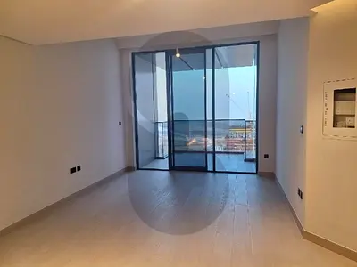 Brand New 1BR | Panoramic Creek View | Business Bay