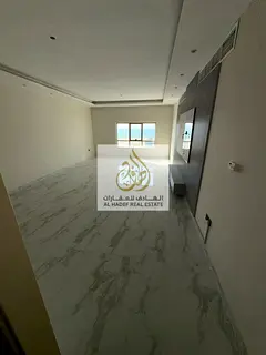 Three rooms and a hall, one of the largest areas, with a maid's room, and a full sea view