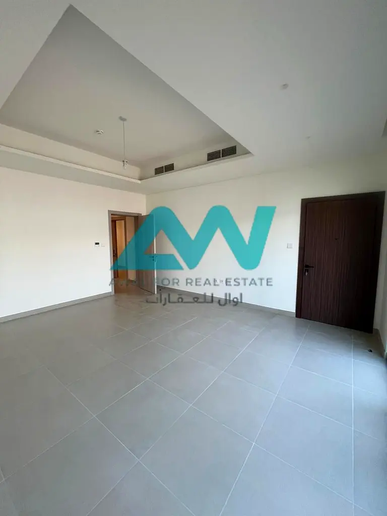 Luxury 6-Bedroom Villa for Sale | Fay Al Reeman