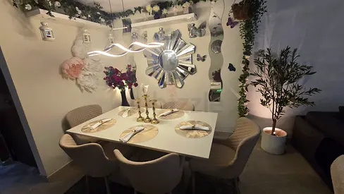 BRAND NEW BEAUTIFUL LUXURY ITALY 🇮🇹 BRAND DINING TABLE EXTENDABLE TABLE 6 SEATER CHAIRS ONLY 1200