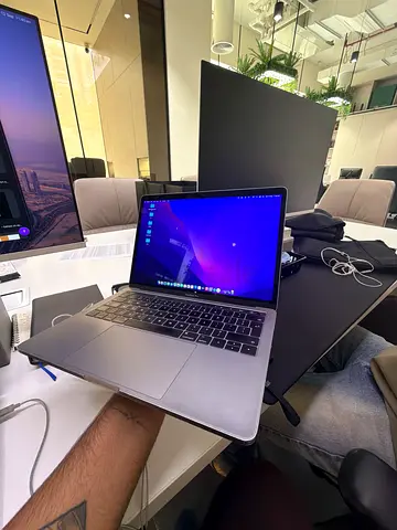 MACBOOK PRO 13In - 16Gb ram - 512Gb storage