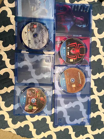 PS5 AND PS4  games bundle