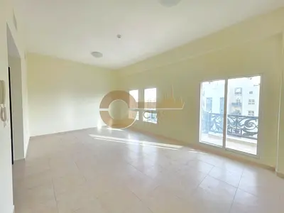 FAMILY LIVING | BRIGHT & SPACIOUS UNIT