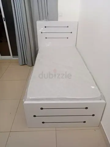 New wooden Single size bed and mattress 90x190cm