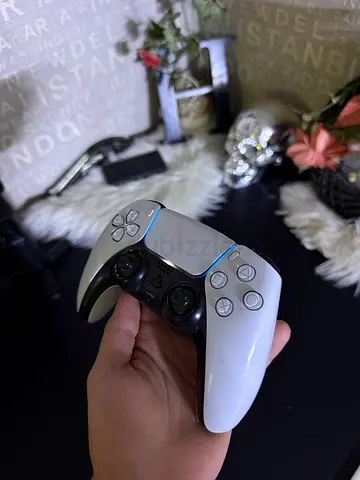 Sony PS5 DualSense Controller - White, Good Working Condition