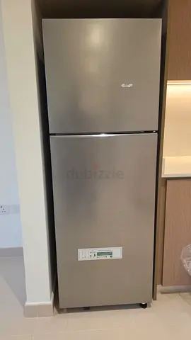 Samsung 422 ltr Modern Silver Top-Mount Refrigerator Freezer 60cm.