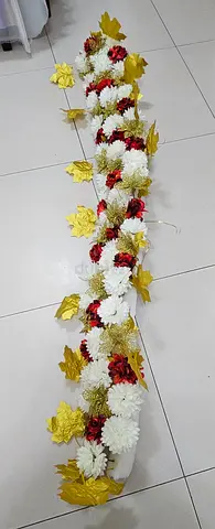 Artificial floral garland with white chrysanthemums and red roses, gold leaves (New)