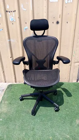 Herman Miller Aeron size B  fully loaded