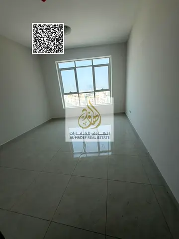 شقه غرفتين وصاله على كورنيش عجمان  ايجار سنوى اول ساكن مع باركن خاص داخل التاور