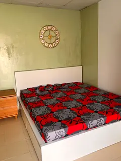 Furnished studio available for family