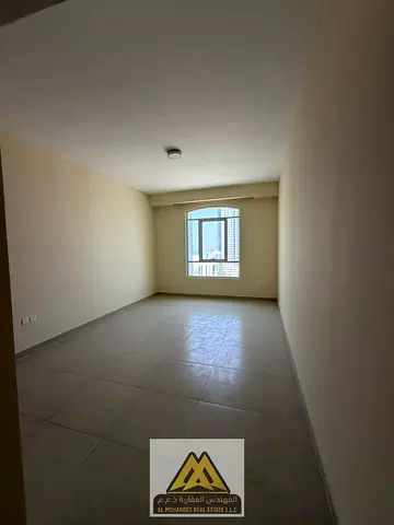 2 Bedrooms + Living Room (First Occupant) for Annual Rent in Al Rumaila 2, Ajman | Directly on the Corniche | 3 Bathrooms | Free Gas | Inverter A/C |