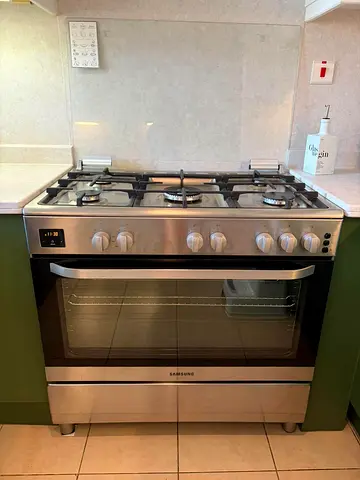 Samsung Full Gas Cooker With Fan 90cm latest model excellent condition