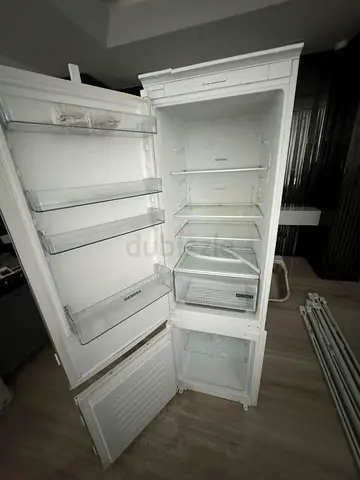 Siemens Tall Fridge Freezer (White) - Good Working Condition