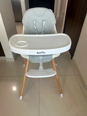 Bonfino wooden leg high chair with removable tray - gently used