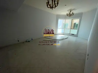 غرفة وصالة في المجاز 3، ماستر، حمامان، غرفة غسيل، خزائن حائط ونوافذ بانوراما، تكييف مجاني وجيم ومسبح وكيدز إيريا. **42,999 درهم**.