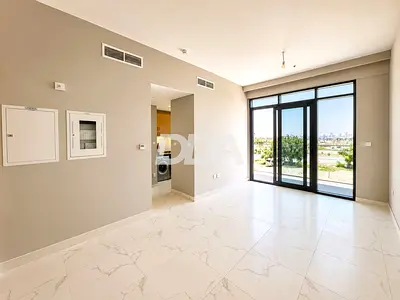 LARGE LAYOUT | SPACIOUS 1BR | VACANT