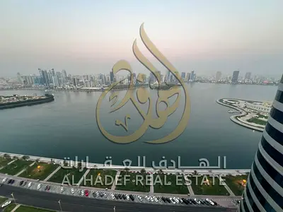 3 غرف وصالة مع غرفة خادمة ماستر في المجاز 3 بإطلالة بحرية مميزة | 3 غرف ماستر وموزع | تكييف وباركن وجيم ومسبح مجاناً | 100 ألف دفعة واحدة