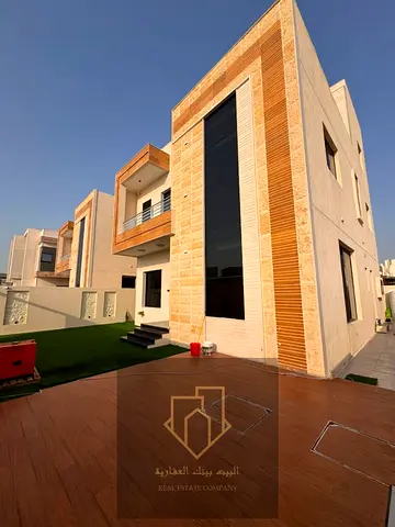 Master bedrooms | Prime location | Excellent size | High-quality finishes | Stone façade | Maid's room | Roof terrace | External setback area