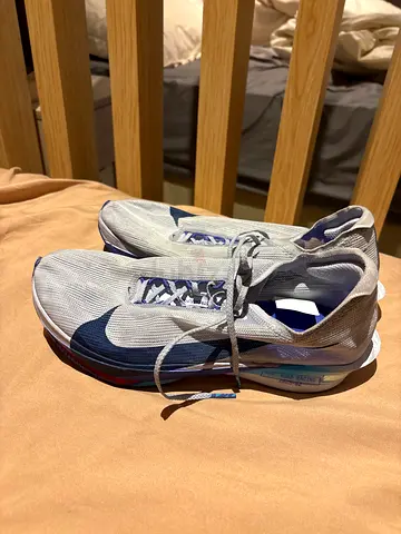 Used Nike ZoomX Vaporfly Next% running shoes - uk 9