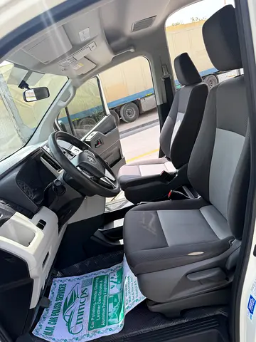 صورة 10 لـ 2022 Toyota HIACE