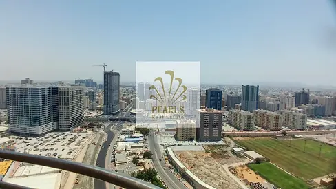 أرقى وأكبر غرفتين وصالة في أبراج الهورايزون، مساحة 1808 قدم، بلكونتين بإطلالة مفتوحة، 3 حمامات وباركينج مجاني. شقة واسعة ومميزة.