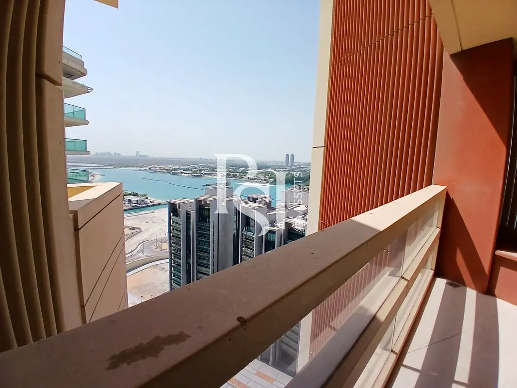 2 Balconies | Maid Room | Canal View