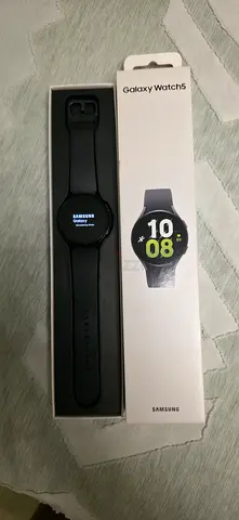 Samsung Galaxy Watch5 - Black, Good Condition with Box & Charger