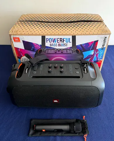 JBL PartyBox On-The-Go Essential