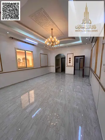 فيلا 5 غرف ماستر ومجلس وصالتين مع ارتداد خارجي كبير | واجهة حجر | قريب مخرج دبي والخدمات | مساحة 3,700 قدم | المويهات | 1.7 مليون  تفاصيل الإعلان:  ال
