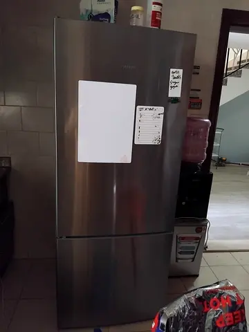 Siemens Latest Model Fridge Bottom freezer under warranty
