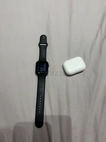 Apple Watch Series 6with Black Sport Band + AirPods case