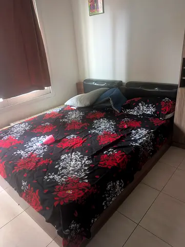 Cot and dressing table set