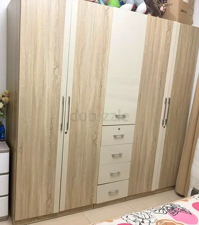 Large 5-Door Wardrobe with Central Drawers - Light Oak Finish