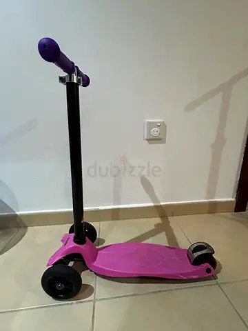 Micro maxi scooter pink color