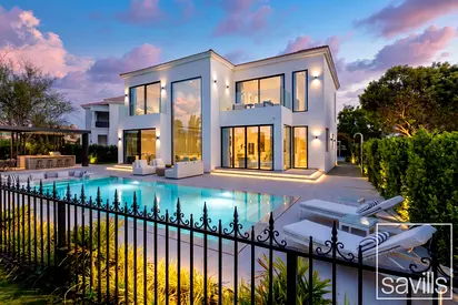 Upgraded | Extended | Furnished| Large Corner Plot
