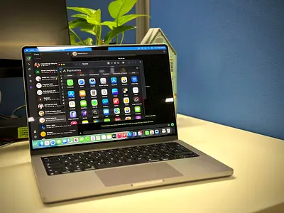 MacBook Pro 14" M1 Pro 16GB / 1TB Space Gray - Like New - 26 Cycles 100% Battery Health