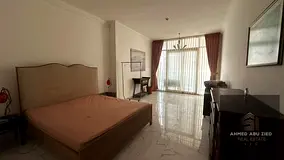 Two master bedrooms, large living area, gym, swimming pool, private parking, spacious kitchen, 3 bat