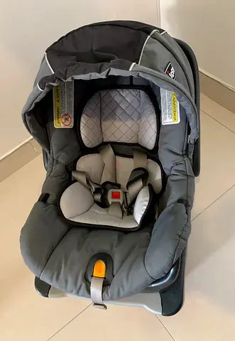 Baby car seater