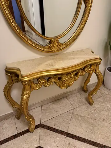 Classic console and mirror