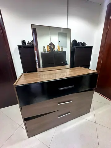 Modern Wooden Dresser with Mirror and Three Drawers (used)