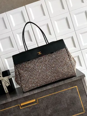 Chanel Tweed Large Tote ba