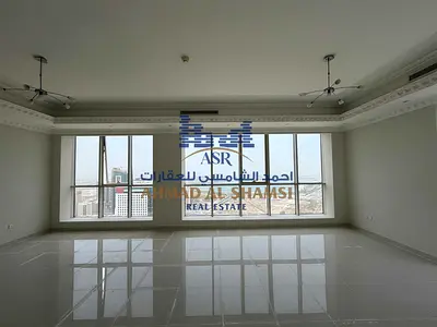 Luxurious 3BHK+Maid’s & Mesmerizing Panoramic Sea View!