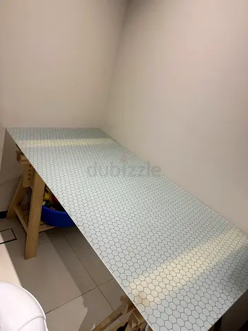 Glass Desk with hexagon pattern with wooden legs