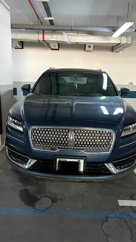2019 Lincoln NAUTILUS photo 2