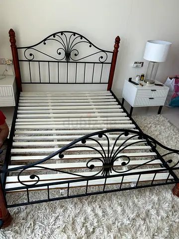 Queen iron and wood bed frame 160 x 200 with carved posts, NO MATTRESS!